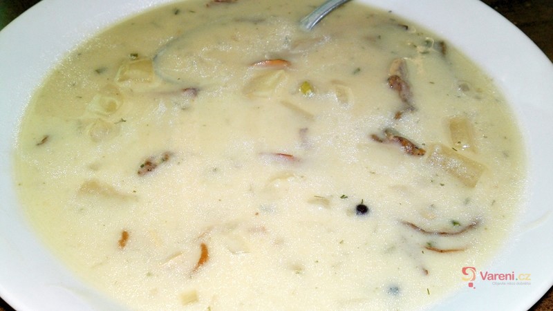 Lahodná kulajda ze sušených hřibů se smetanou - fotografie 2