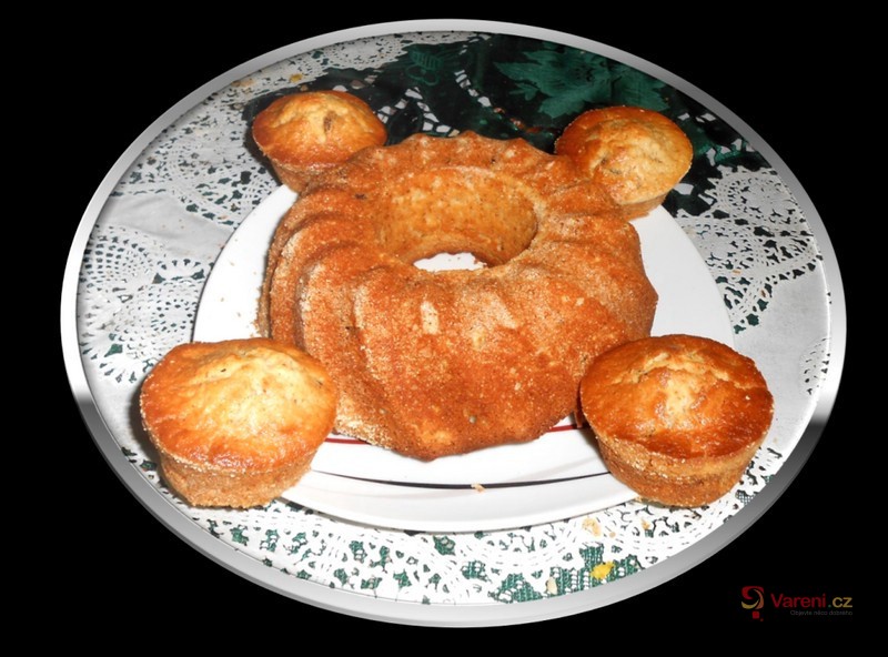 Rychá jablková bábovka - fotografie 2