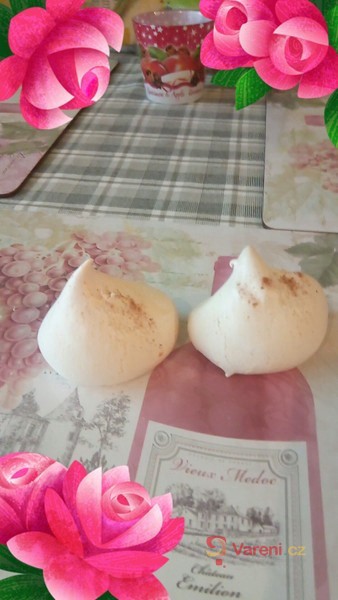 Recept na sněhově bíle pusinky z vaječných bílků - fotografie 4