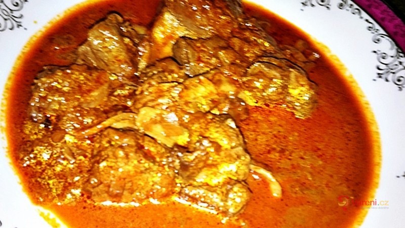 Guláš z jelení kližky na víně a pravých hřibech - fotografie 2