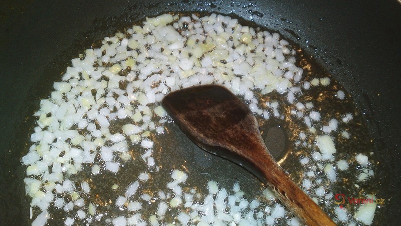 Vynikající játrové knedlíčky do masových vývarů - fotografie 4