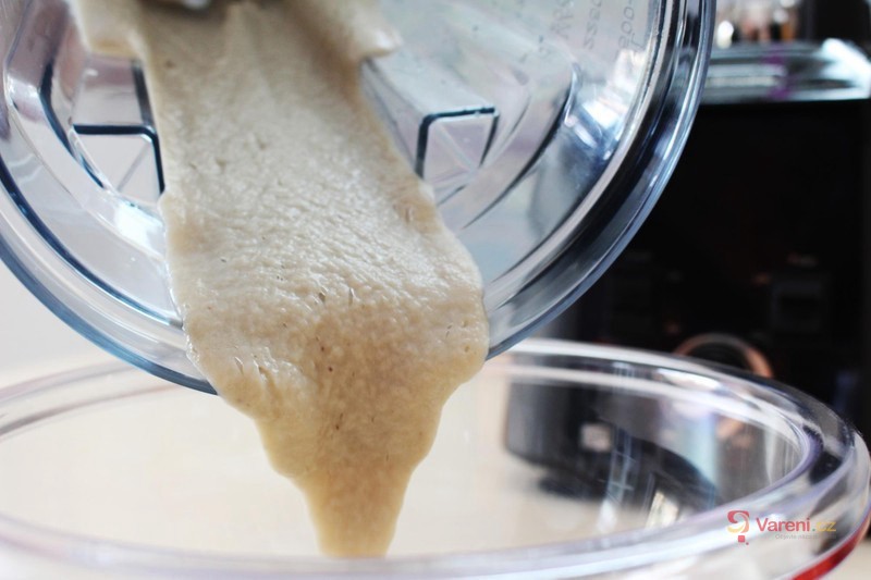 Lahodné brownies s červenou řepou a bílými fazolemi - fotografie 5