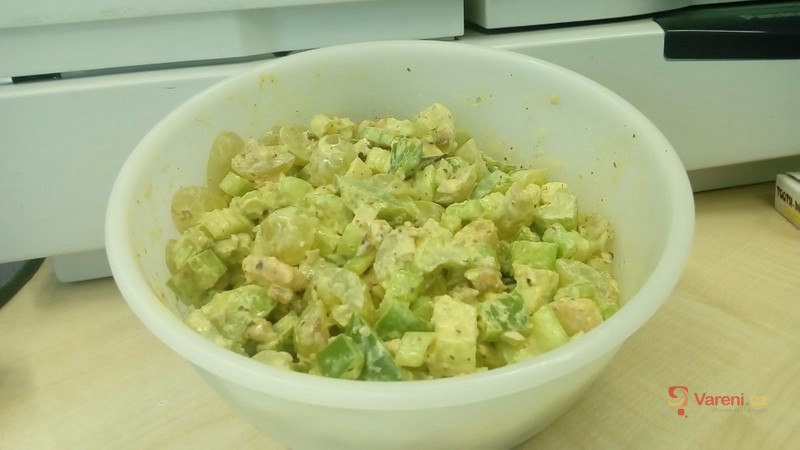 Salát s řapíkatým celerem - fotografie 3