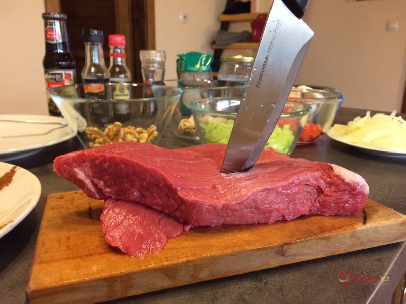 Hovězí na medu s vlašskými ořechy a zázvorem - fotografie 2