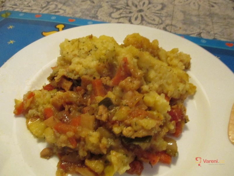 Veganská zelenina pod peřinou z bramborové kaše - fotografie 2