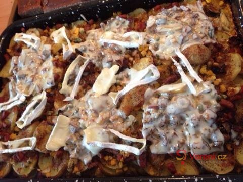 Zapečené brambory s lečem, vejcem, klobásou a sýrem - fotografie 3