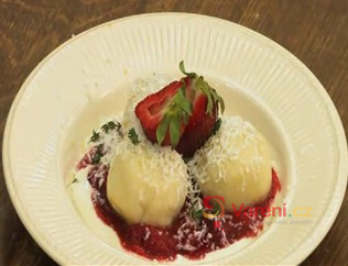 Jemné tvarohové knedlíky s ovocem - fotografie 2