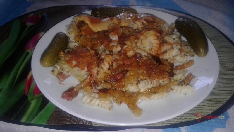 Zapékané těstoviny s uzeninou a žampiony - fotografie 3