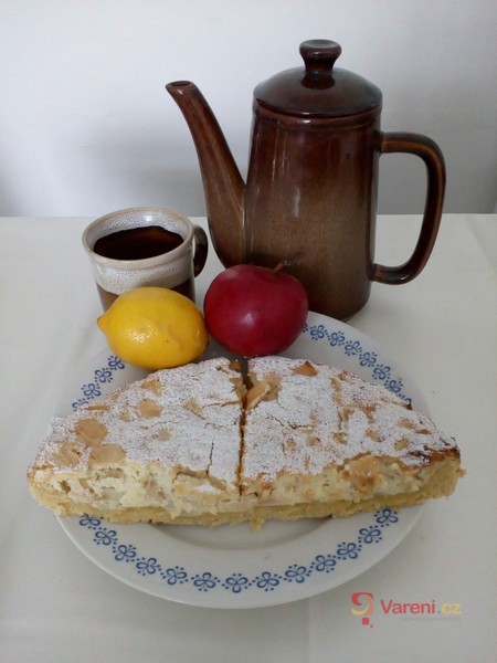 Chutný koláč s jablky - fotografie 3