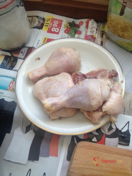 Pečená kuřecí stehna na zelí - fotografie 2