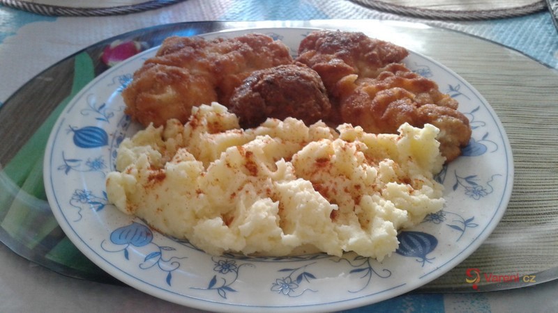 Kuřecí řízky s bramborovou kaší - fotografie 2
