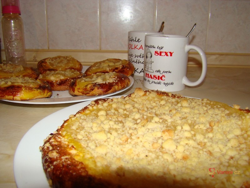 Kynuté koláčky s marmeládou - fotografie 2