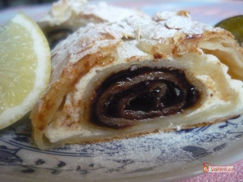 Tvarohovo-povidlová pochoutka