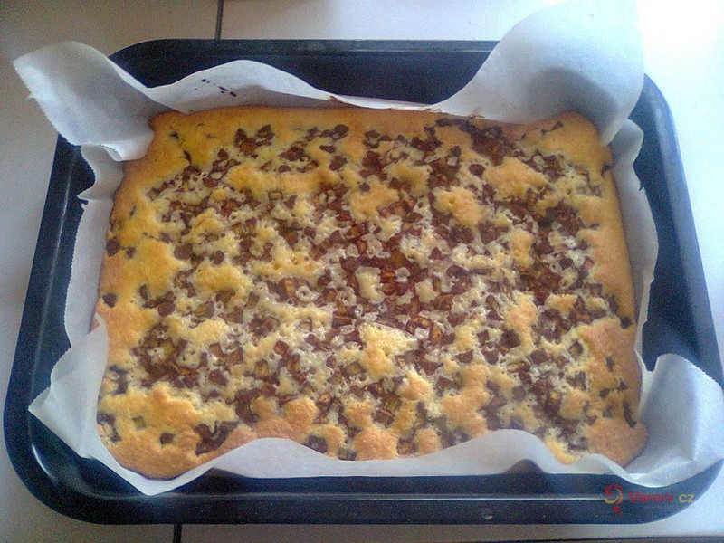 Litý rebarborový koláč - fotografie 2