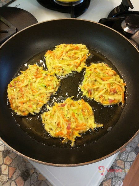 Cuketové placky s mrkví - fotografie 2