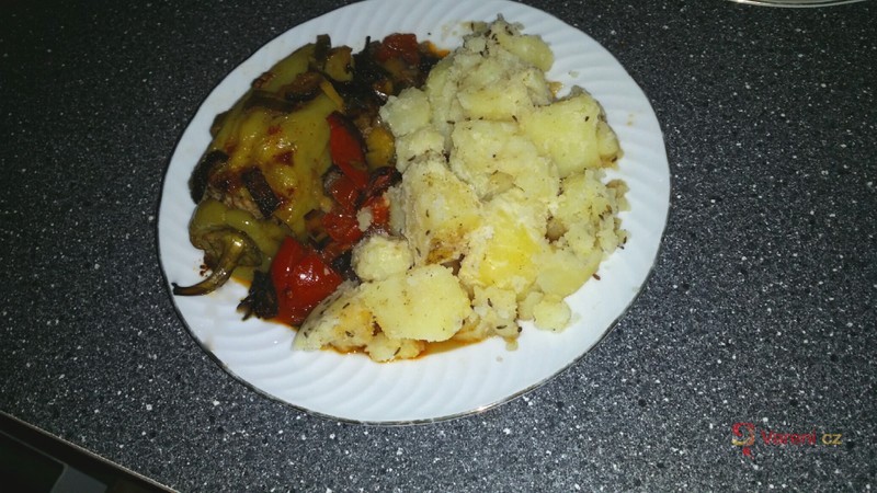 Maminčiny plněné papriky - fotografie 2