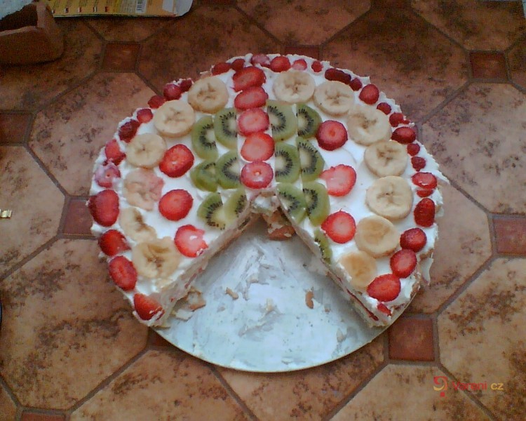 Banánový dort s jahodami - fotografie 2