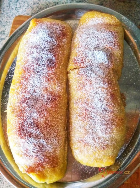 Štrúdl z mokrého těsta - fotografie 2