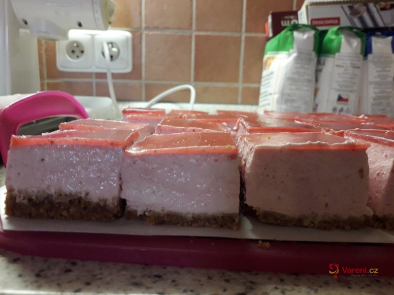 Jahodový sernik - fotografie 2