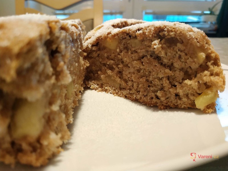 Jablkový moučník bez vajec a bez mléka - fotografie 2