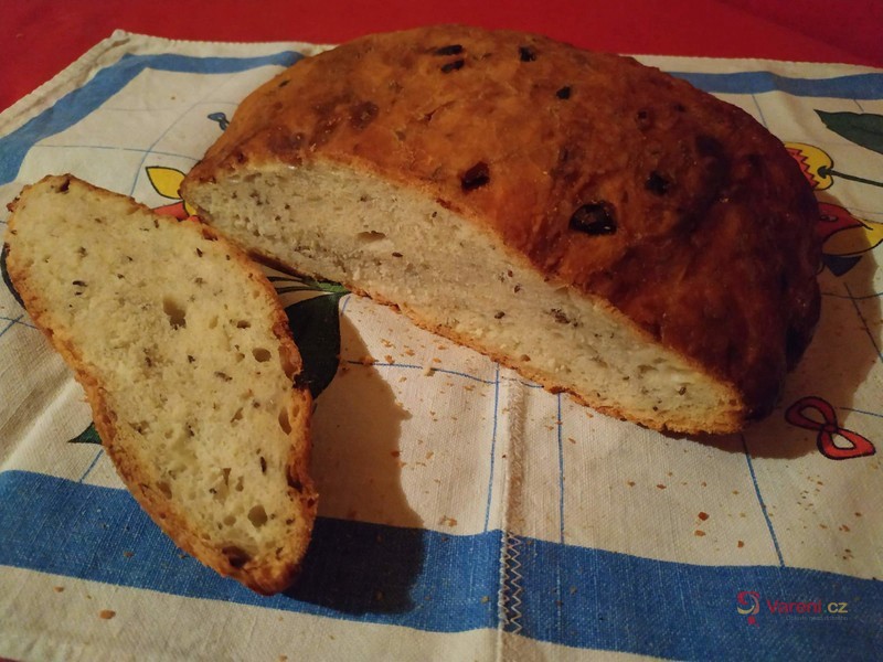 Jednoduchý chléb z droždí - fotografie 5