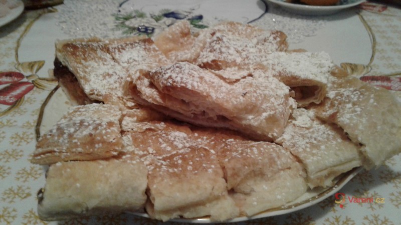 Štrúdl z listového těsta - fotografie 2
