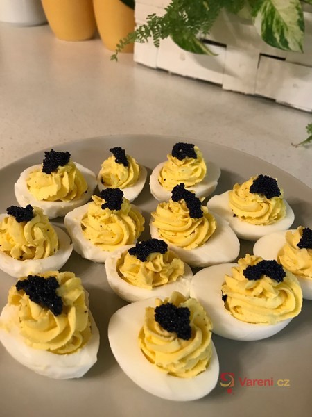 Vejce plněná kaviárem - fotografie 2