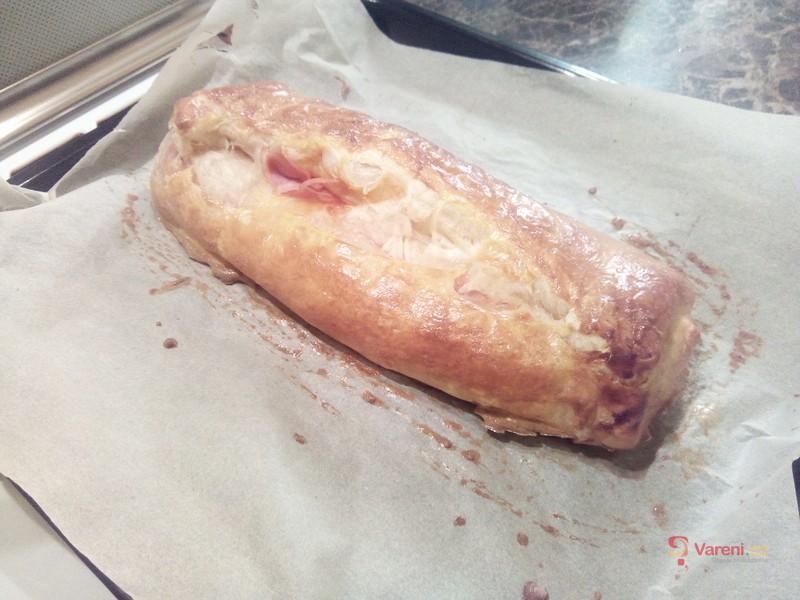 Slaný závin se šunkou a sýrem - fotografie 3