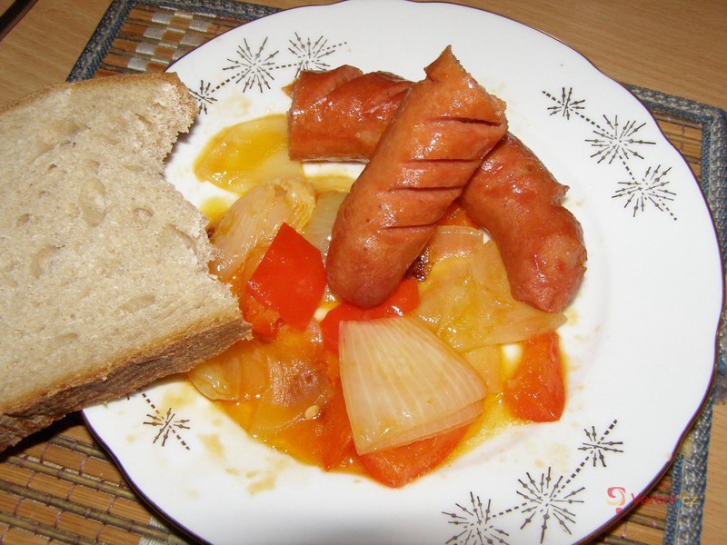 Párky s cibulí v alobalu - fotografie 2