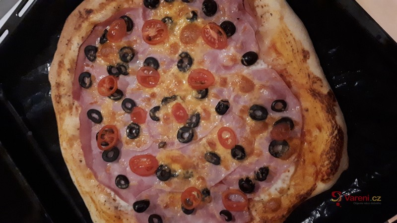 Domácí těsto na pizzu - fotografie 4