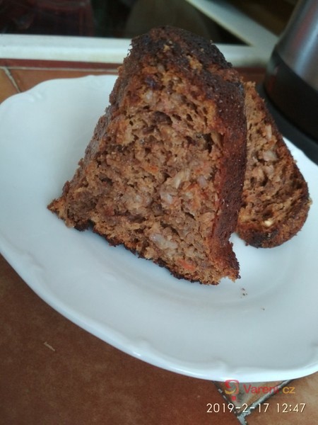 Zdravá vláčná bábovka bez mouky a cukru - fotografie 2