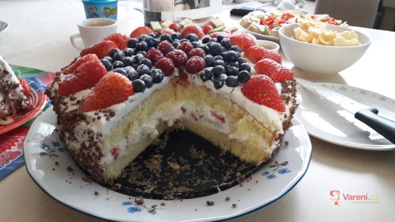 Tvarohovo-jahodový dort - fotografie 2