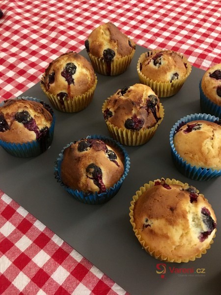 Hrníčkové borůvkové muffiny - fotografie 3