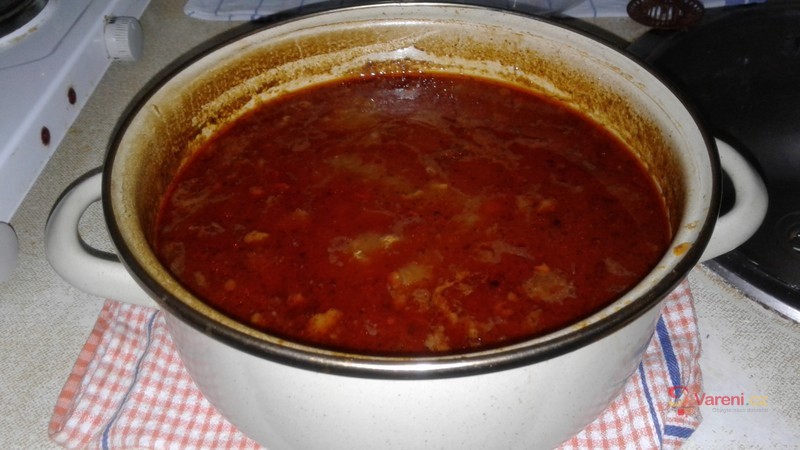 Klasický hovězí guláš - fotografie 3