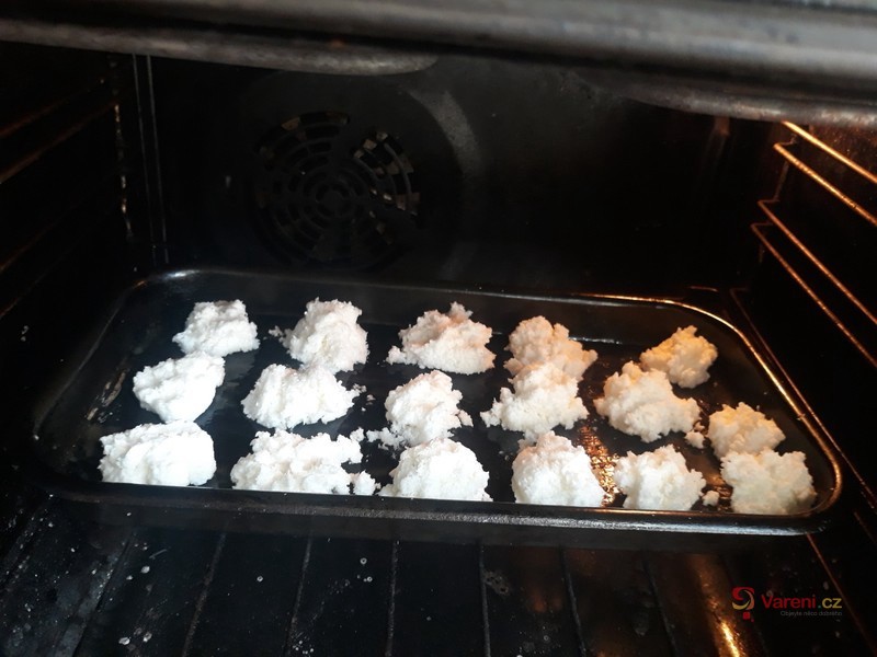 Vánoční kokosky z bílků - fotografie 2