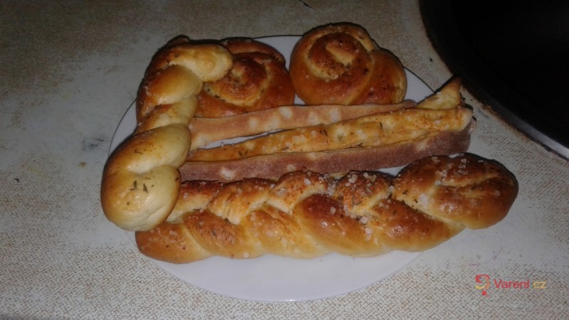 Velikonoční slané kroucené pečivo - fotografie 2