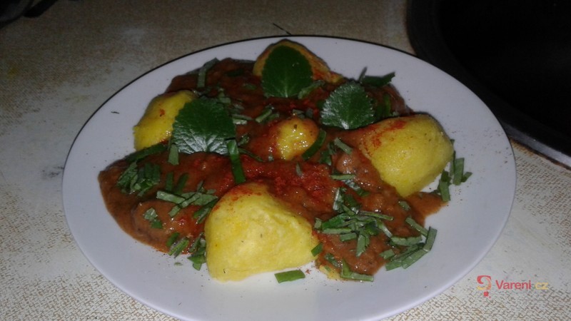 Chutný hovězí guláš - fotografie 4