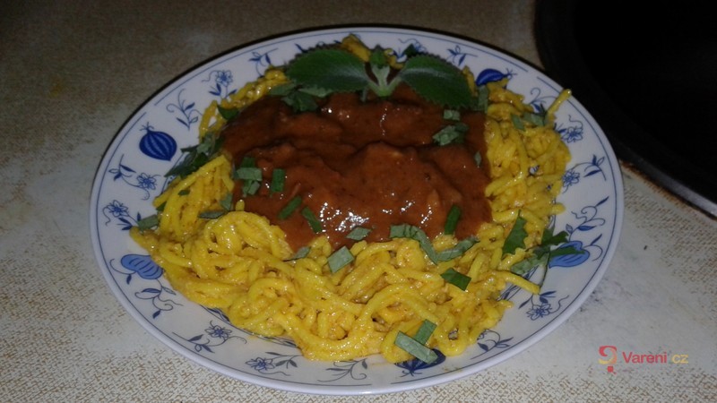 Chutný hovězí guláš - fotografie 3