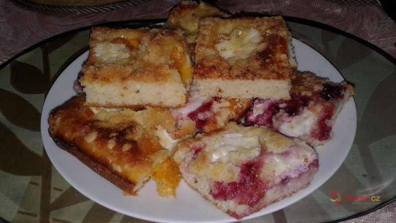 Snadný meruňkový koláč - fotografie 2