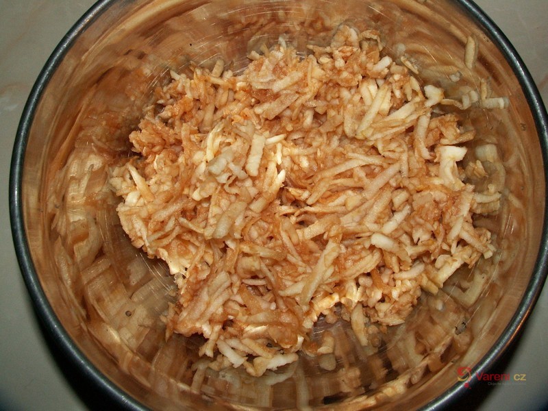 Jablečná bábovka - fotografie 3