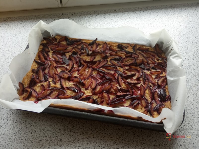 Zdravý švestkový koláč - fotografie 2