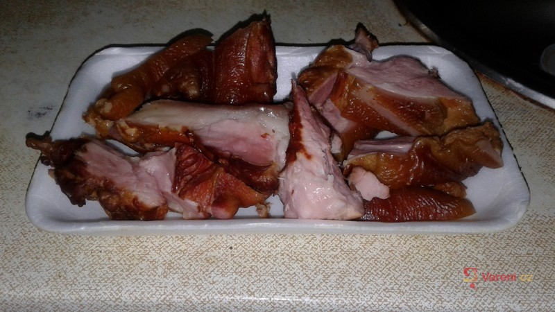 Pečené uzené koleno na divokém koření - fotografie 5