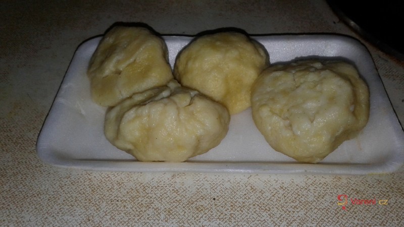 Pečené uzené koleno na divokém koření - fotografie 3