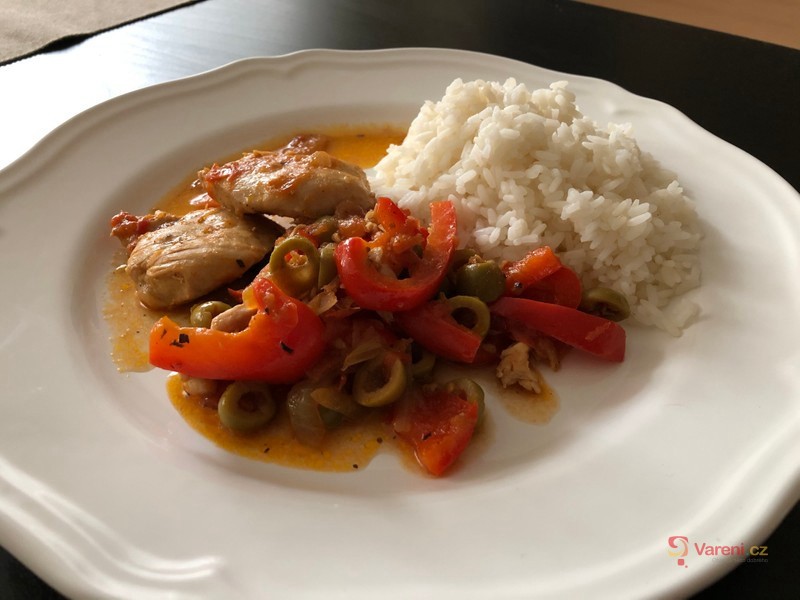 Kuřecí prsa na olivách a rajčatech - fotografie 2