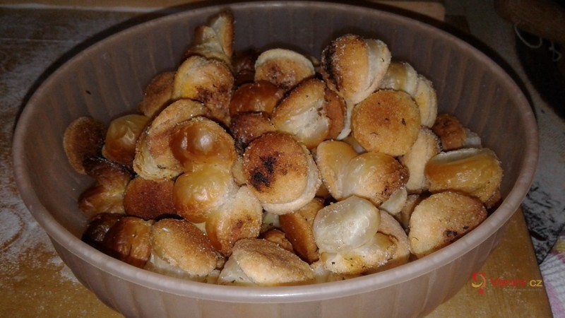 Slané pečivo se sýrem - fotografie 3