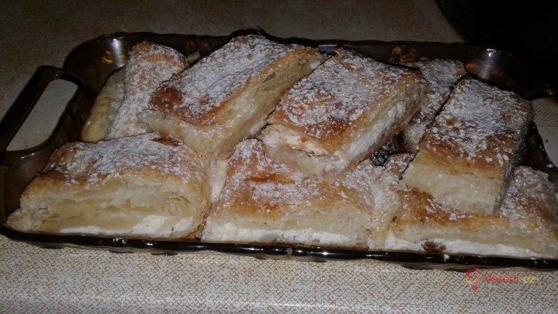 Vídeňský štrúdl z listového těsta - fotografie 2