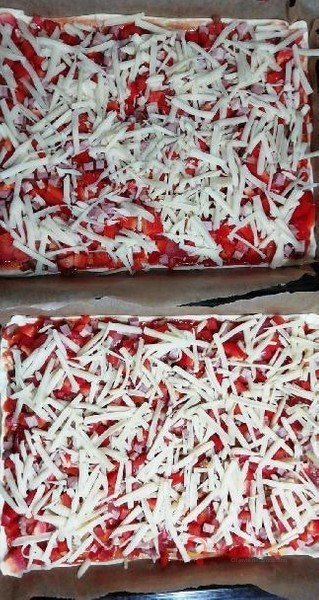 Jednoduchá a rychlá domácí pizza - fotografie 2