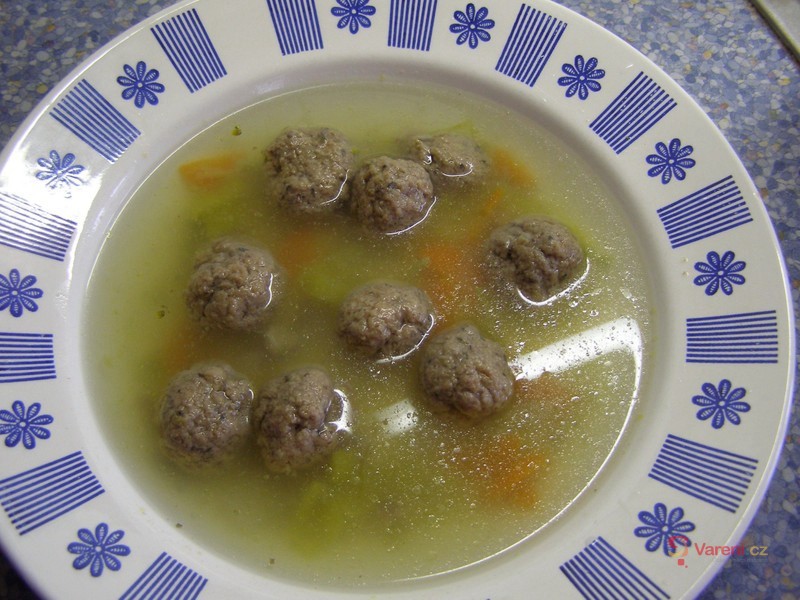 Polévka s játrovými knedlíčky - fotografie 2