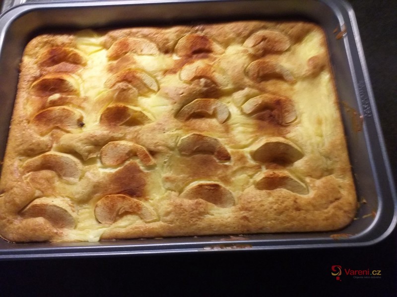 Pudinkový koláč s jablky a skořicí - fotografie 2