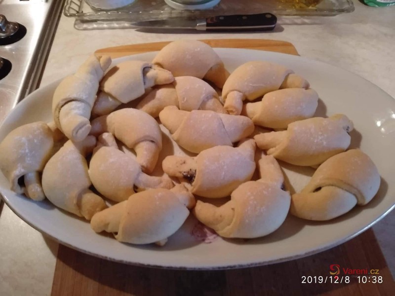 Rohlíčky s ořechovou náplní - fotografie 2